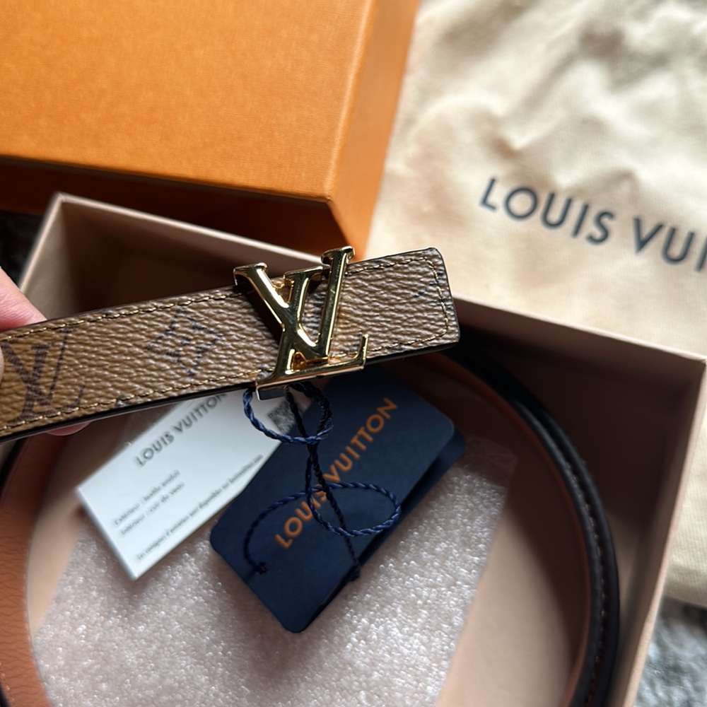 Like new LV reversible belt kit in tan and monogram US size 85 💯 authentic - Picture 5 of 7